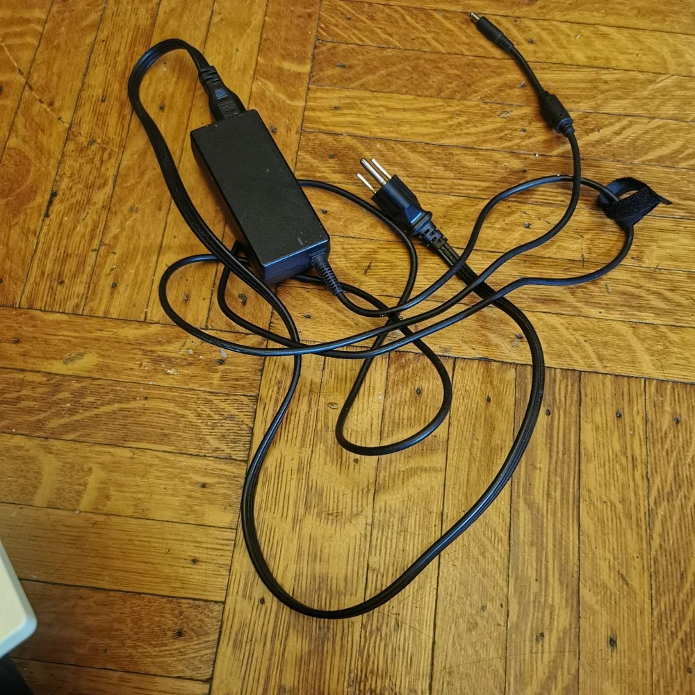 Dell Inspiron All In One Desktop 3000 Series Intel Core i5